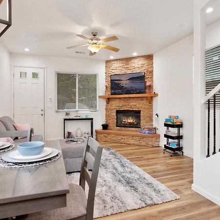 Fairway Wings Chalet Relaxing Modern Airport Cottage Big Bear City Exterior photo